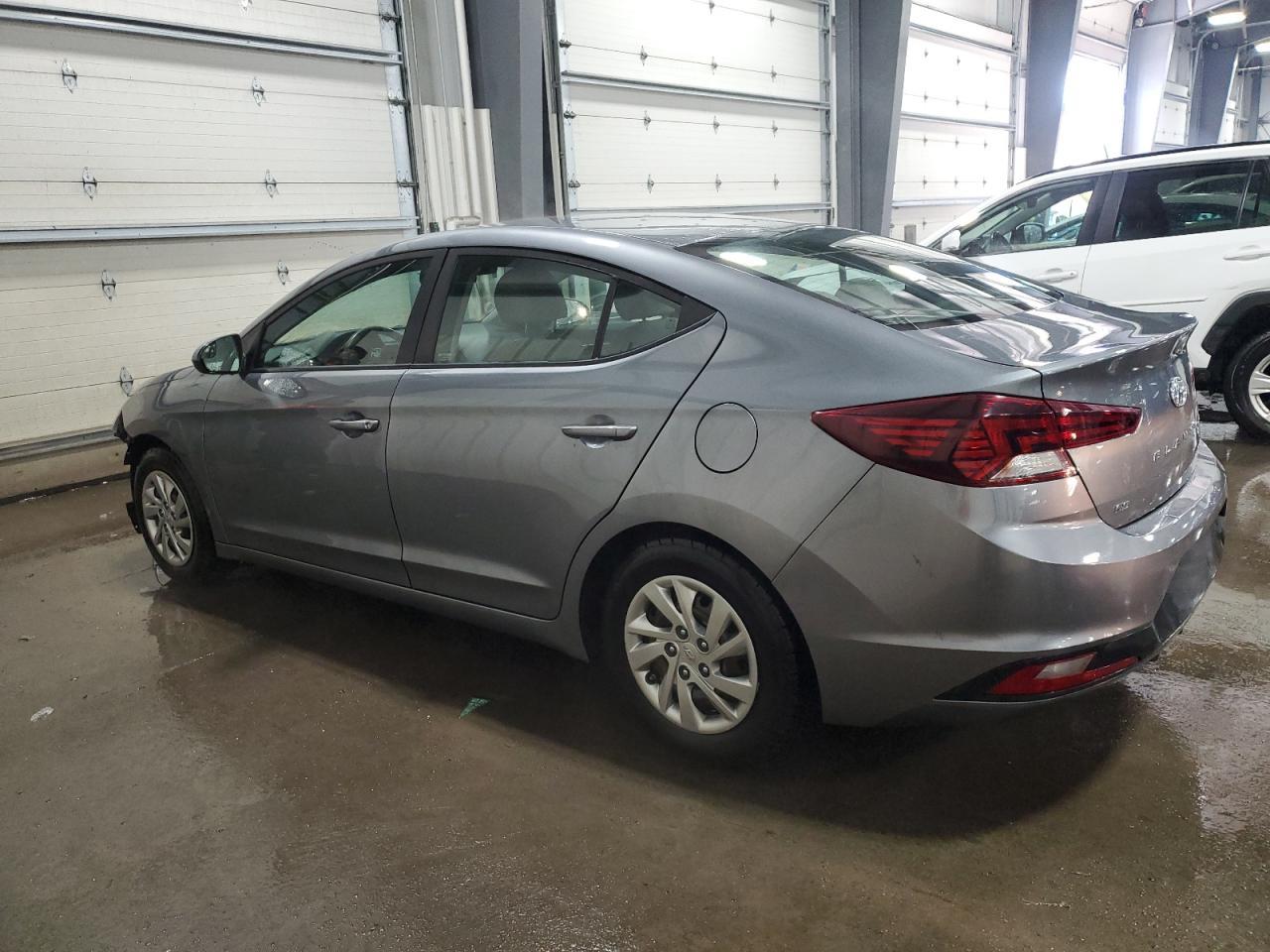 2019 HYUNDAI ELANTRA SE - Фото 2