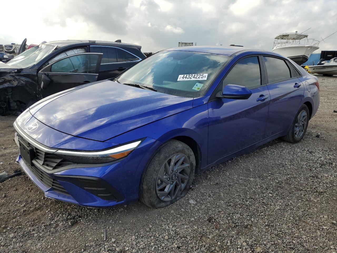 2024 HYUNDAI ELANTRA SE