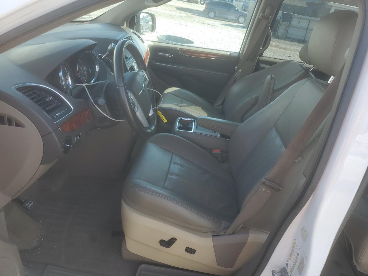 2014 CHRYSLER TOWN & COU - Фото 7