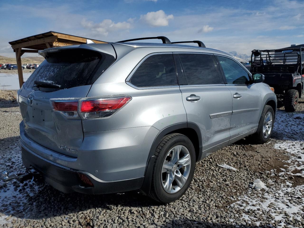 2015 TOYOTA HIGHLANDER - Image 3