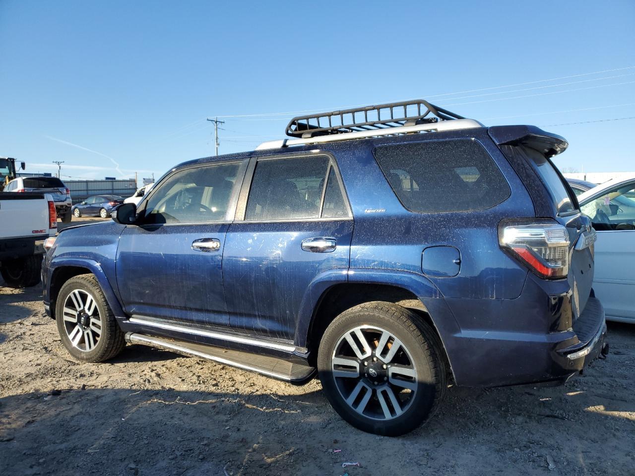 2017 TOYOTA 4RUNNER SR - Фото 2