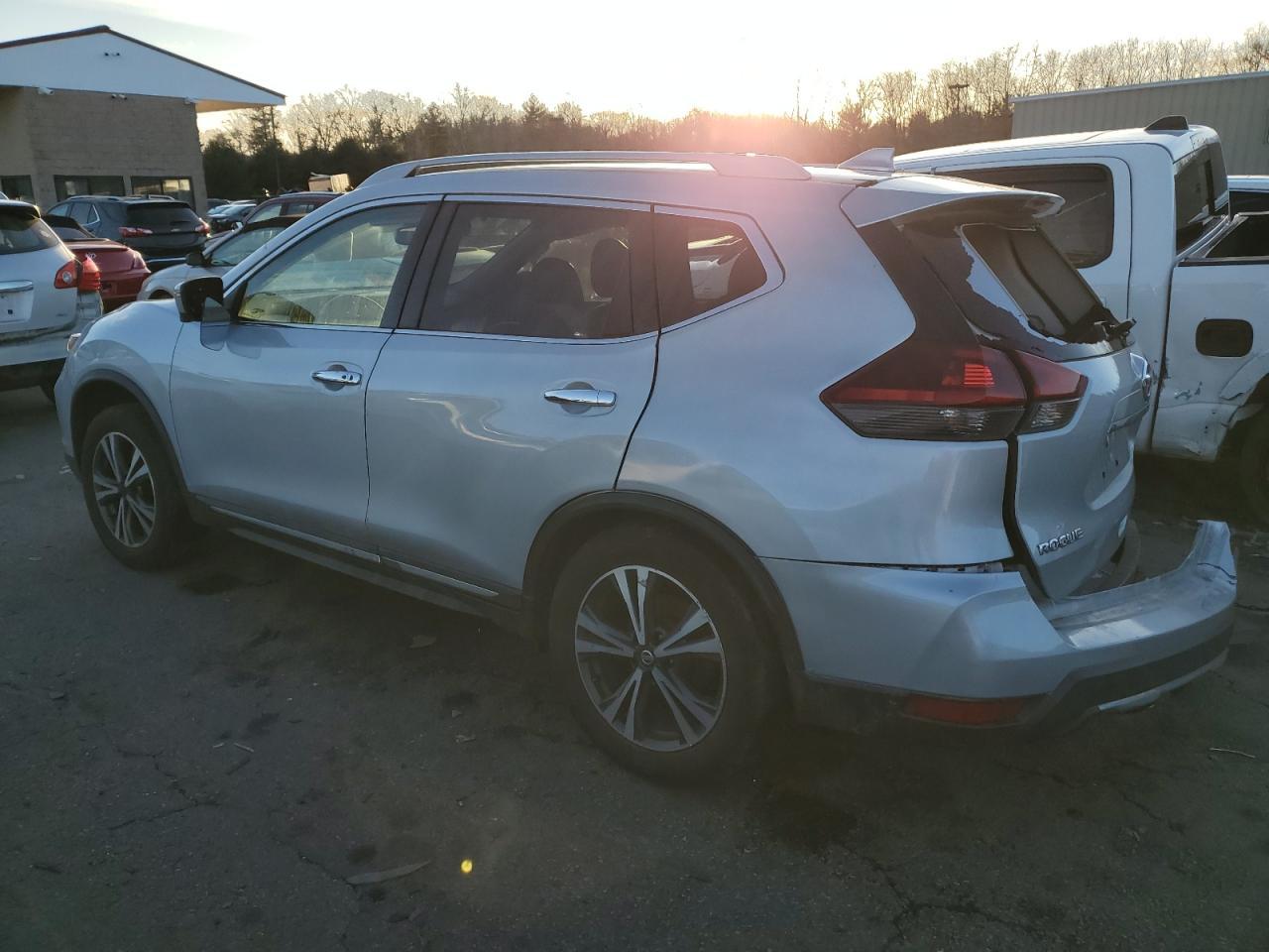 2018 NISSAN ROGUE S - Фото 2