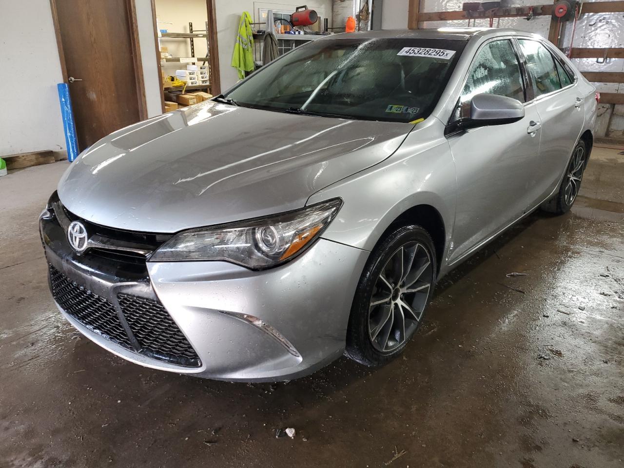 2016 TOYOTA CAMRY LE