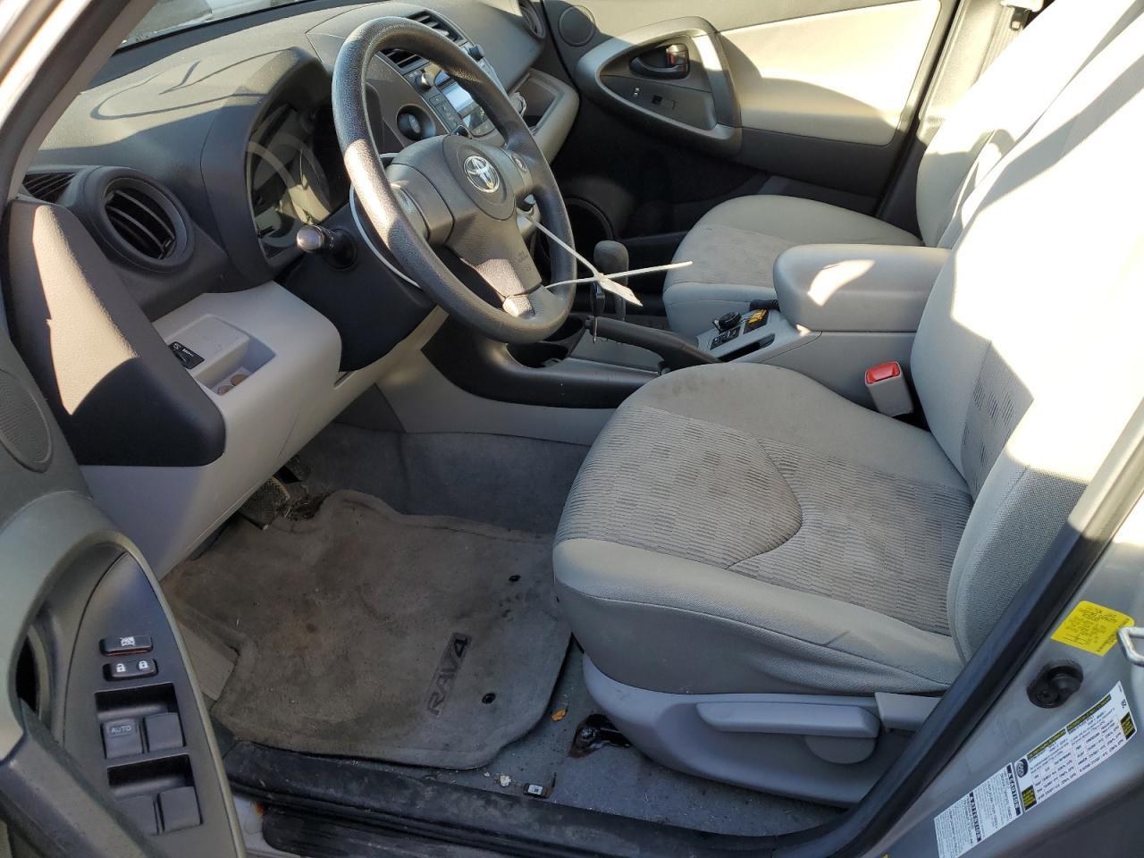 2011 TOYOTA RAV4 - Image 7