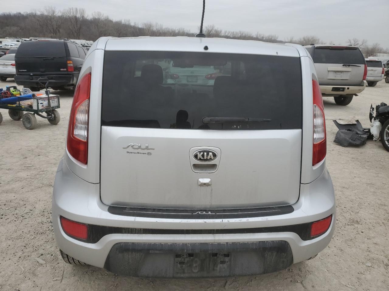 2013 KIA SOUL + - Image 6