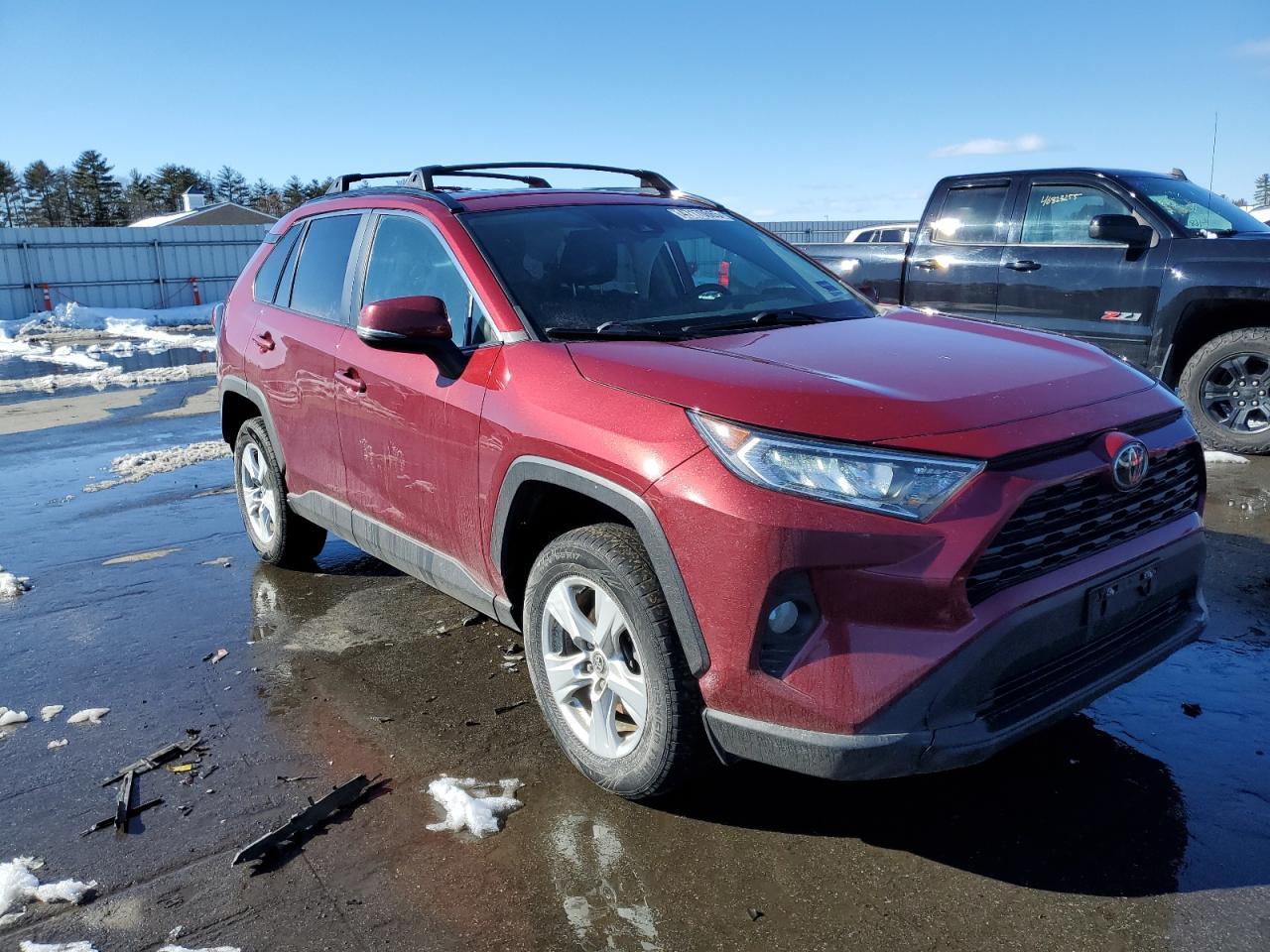 2020 TOYOTA RAV4 XLE - Image 4