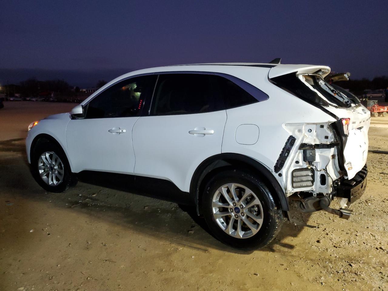 2020 FORD ESCAPE SE - Image 2