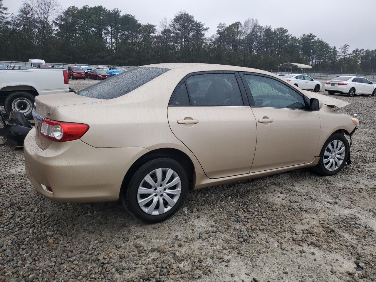 2013 TOYOTA COROLLA BA - Фото 3