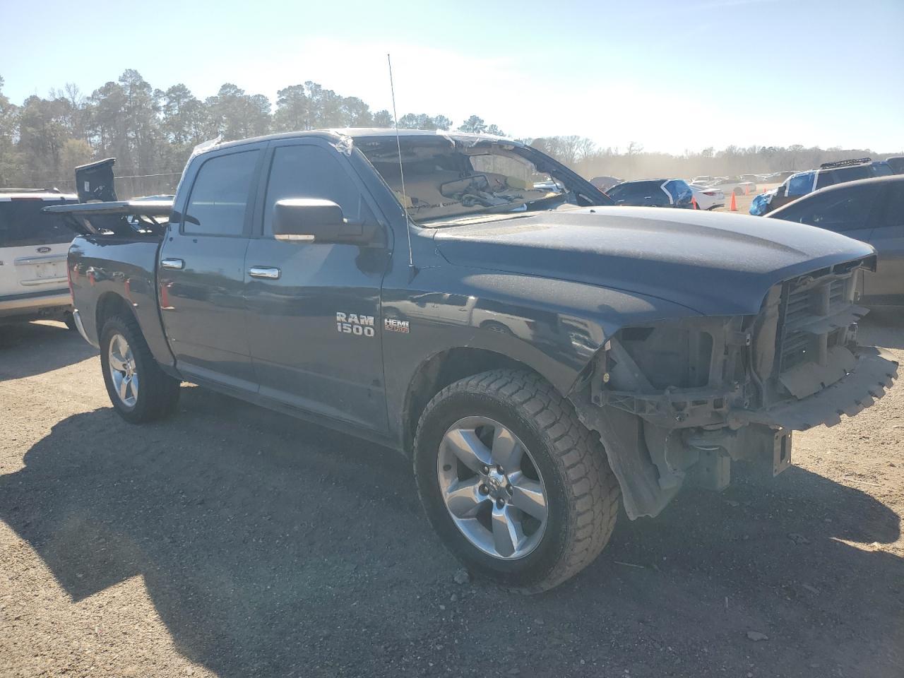 2017 RAM 1500 SLT - Image 4