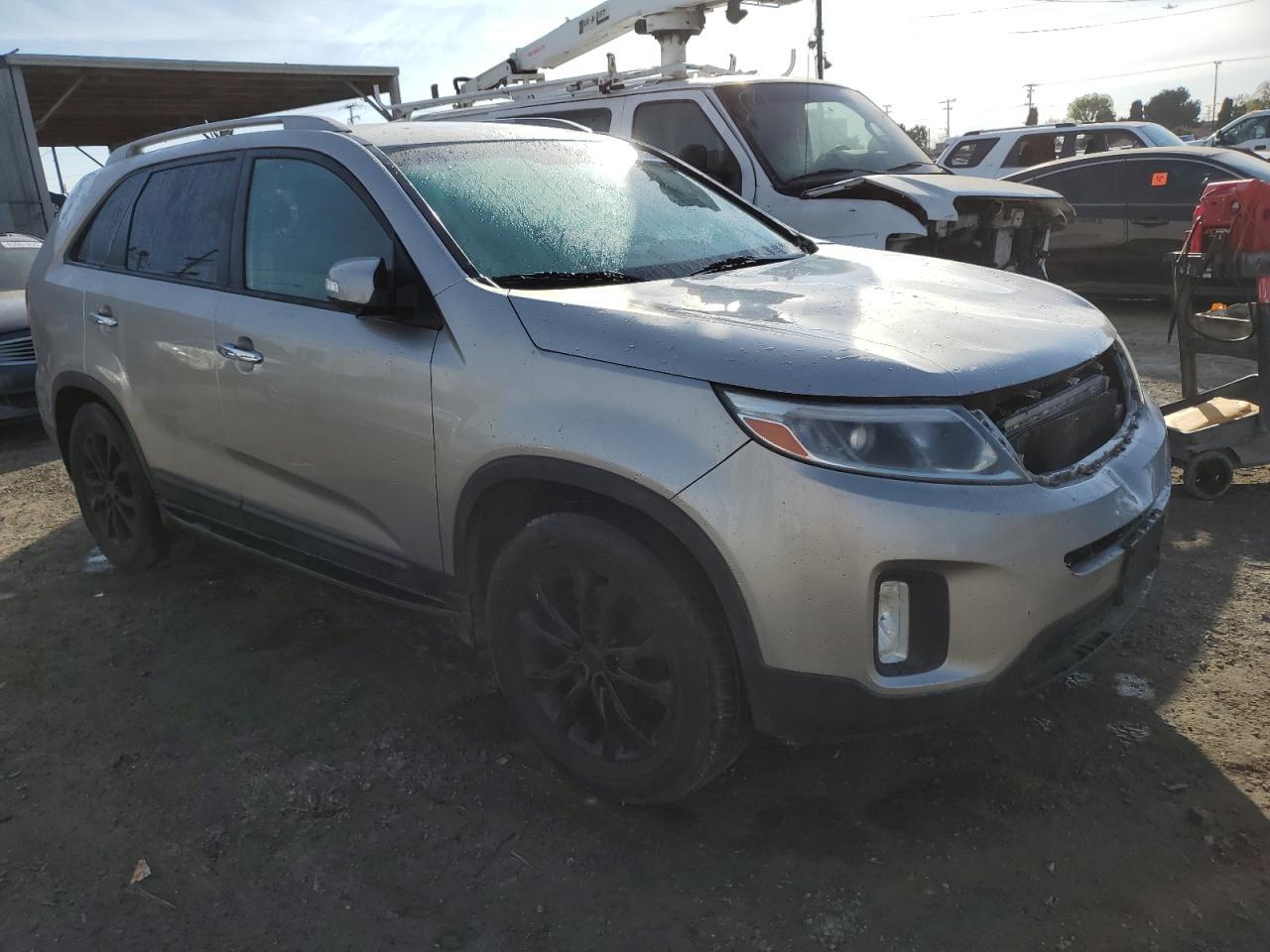 2015 KIA SORENTO LX - Image 4