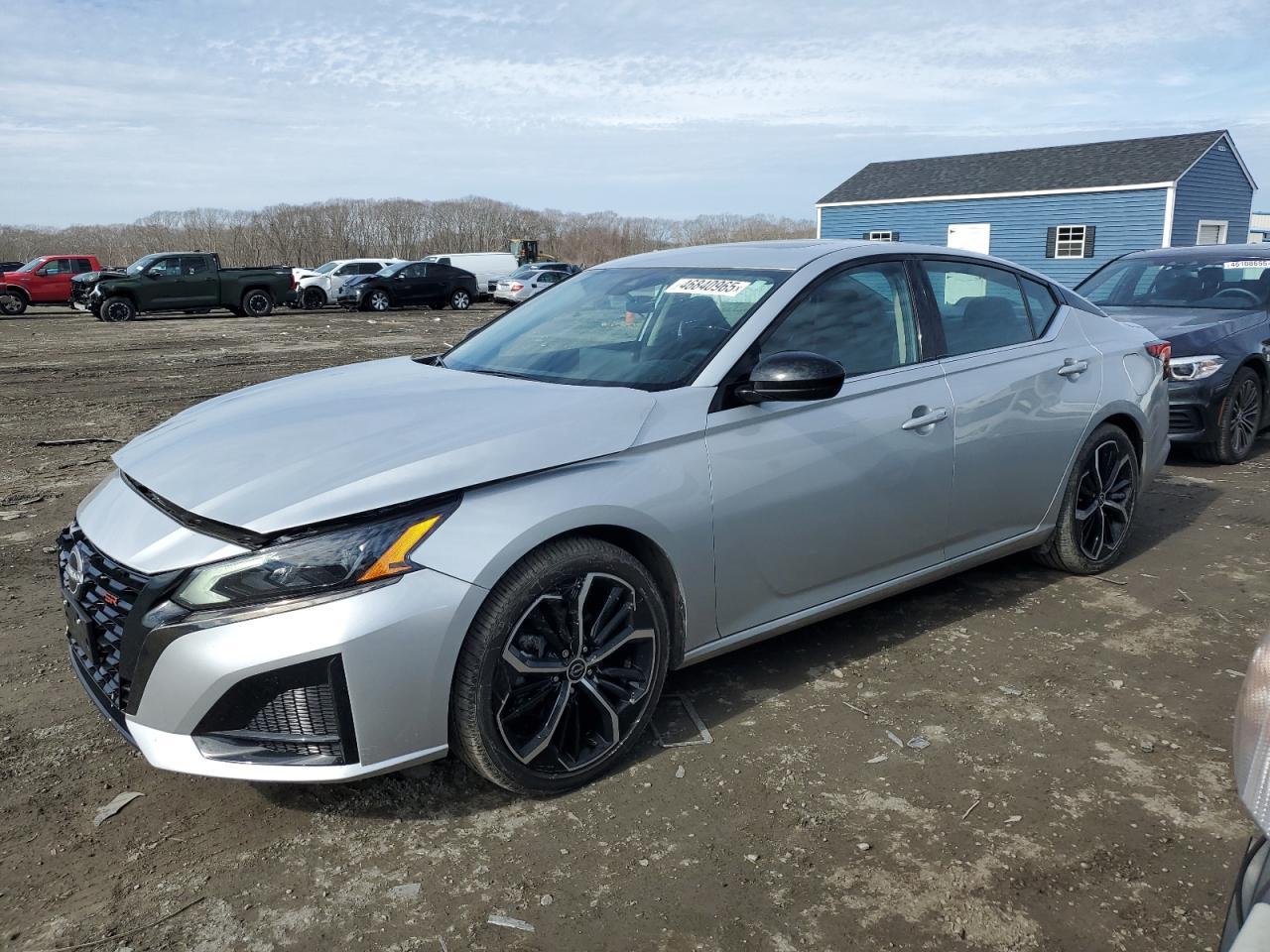 2024 NISSAN ALTIMA SR