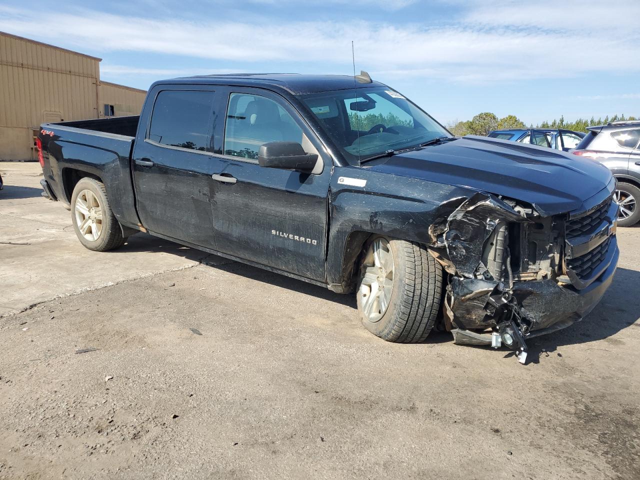 2018 CHEVROLET SILVERADO - Image 4