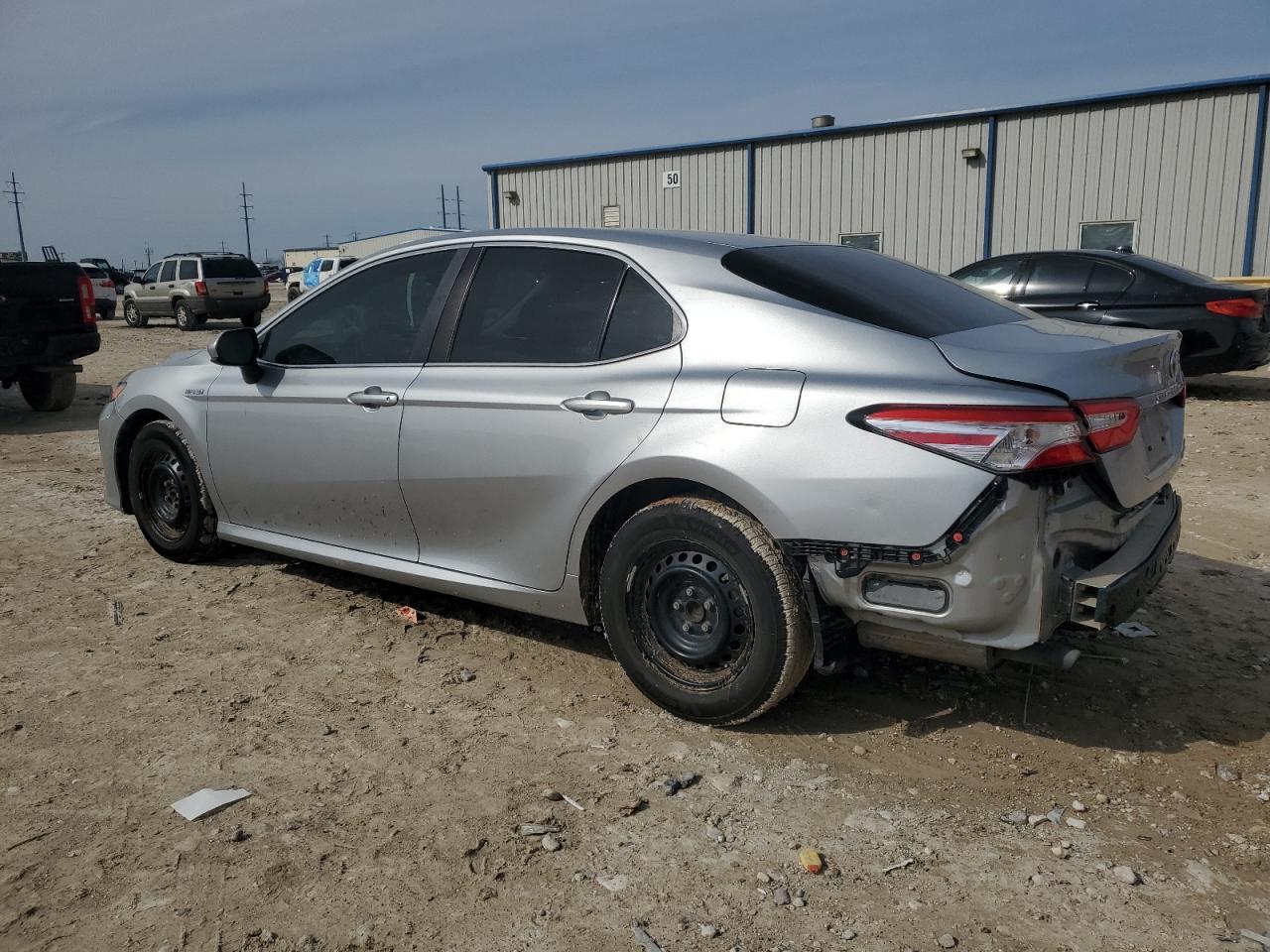 2018 TOYOTA CAMRY LE - Image 2