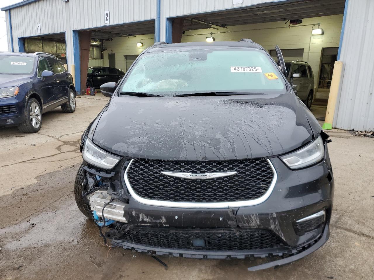 2022 CHRYSLER PACIFICA T - Image 5