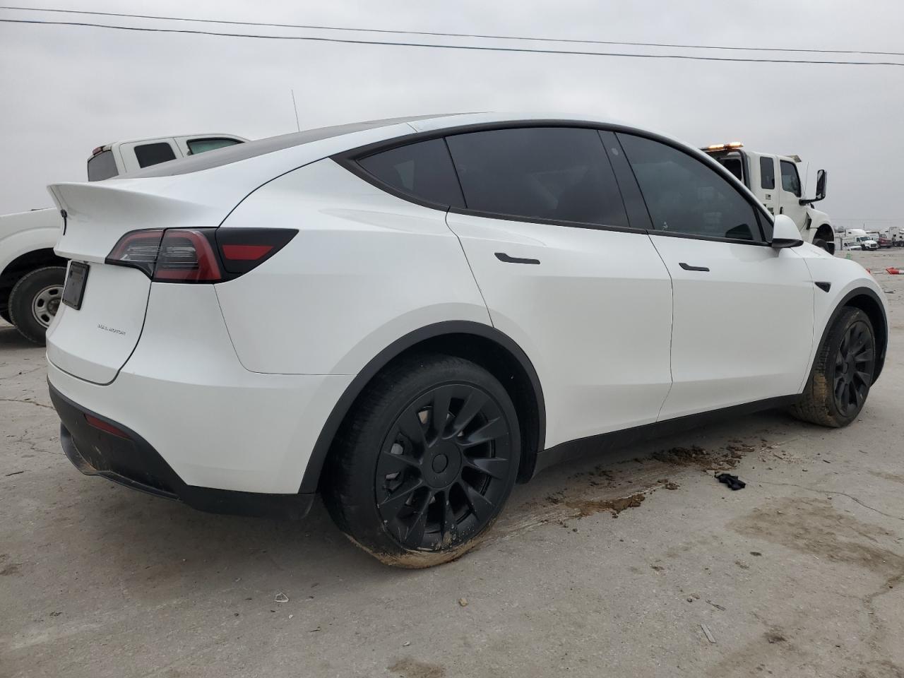 2023 TESLA MODEL Y - Image 3