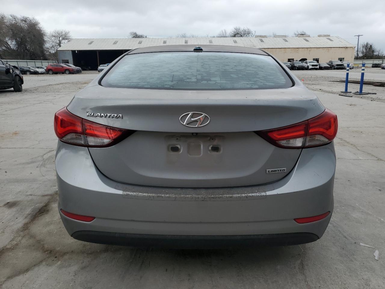 2015 HYUNDAI ELANTRA SE - Image 6