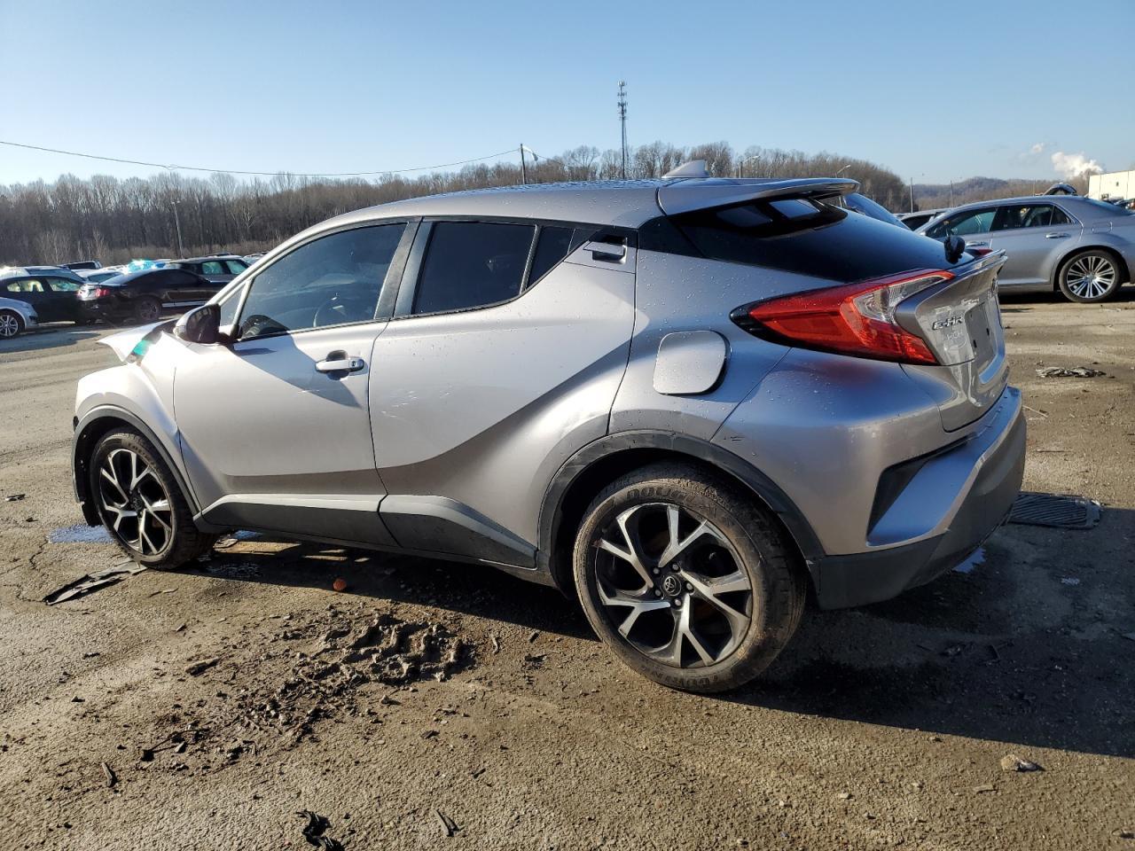 2018 TOYOTA C-HR XLE - Фото 2