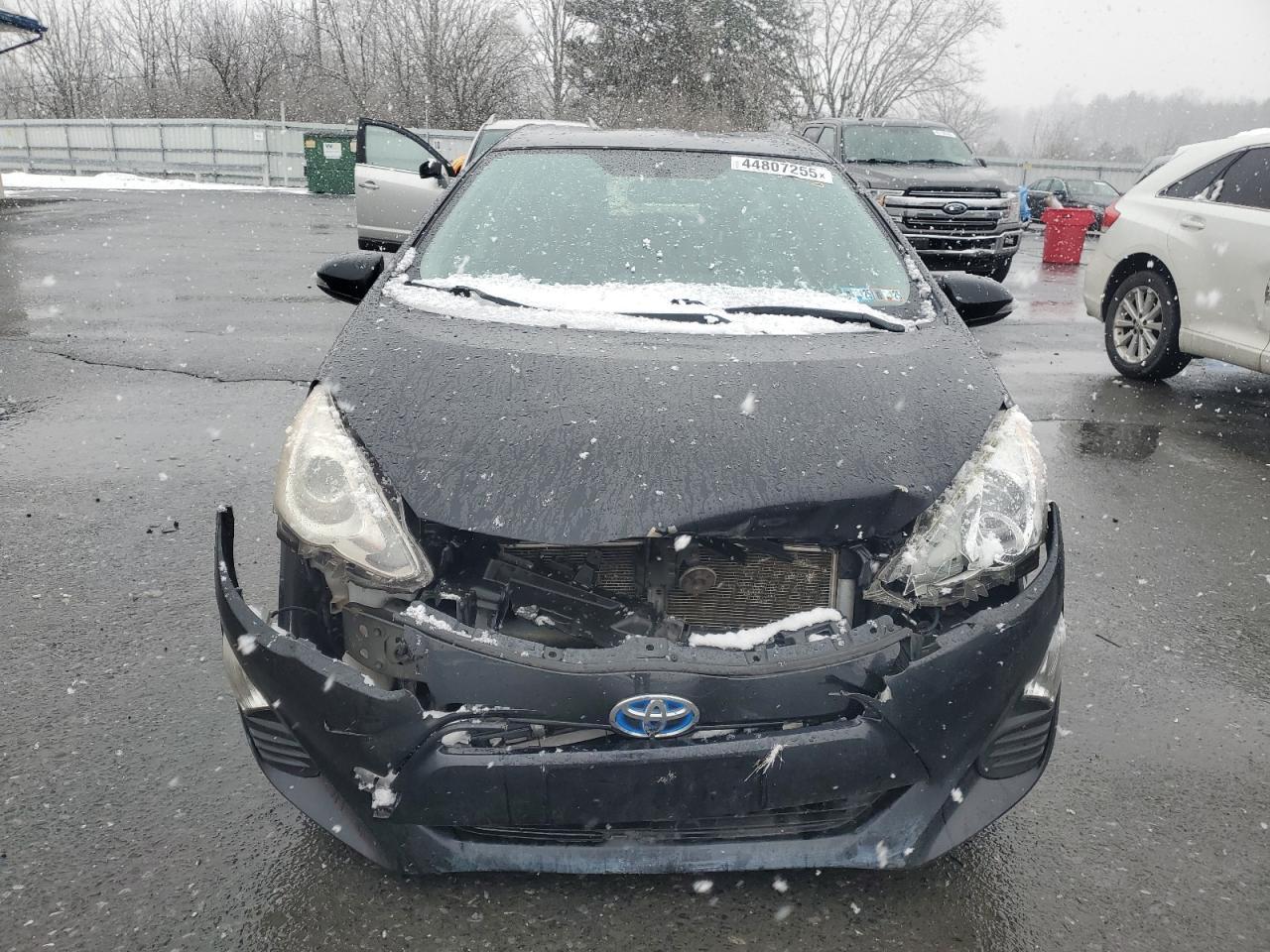2016 TOYOTA PRIUS C - Фото 5
