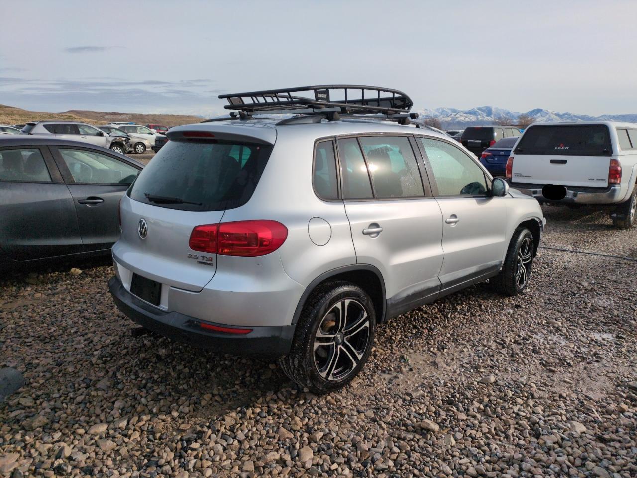 2015 VOLKSWAGEN TIGUAN S - Фото 3