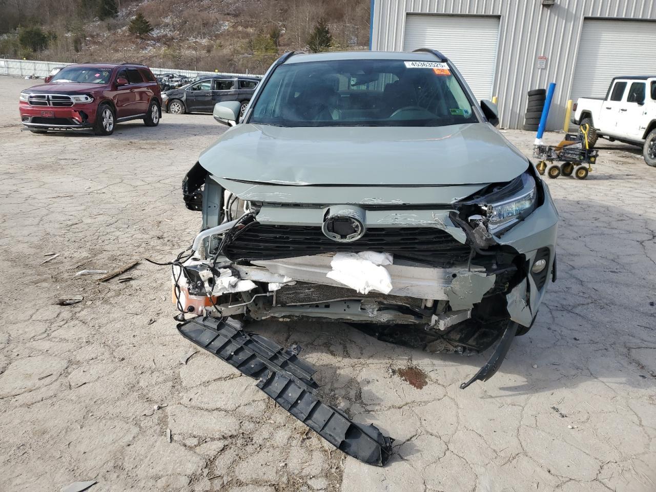 2019 TOYOTA RAV4 XLE P - Image 5