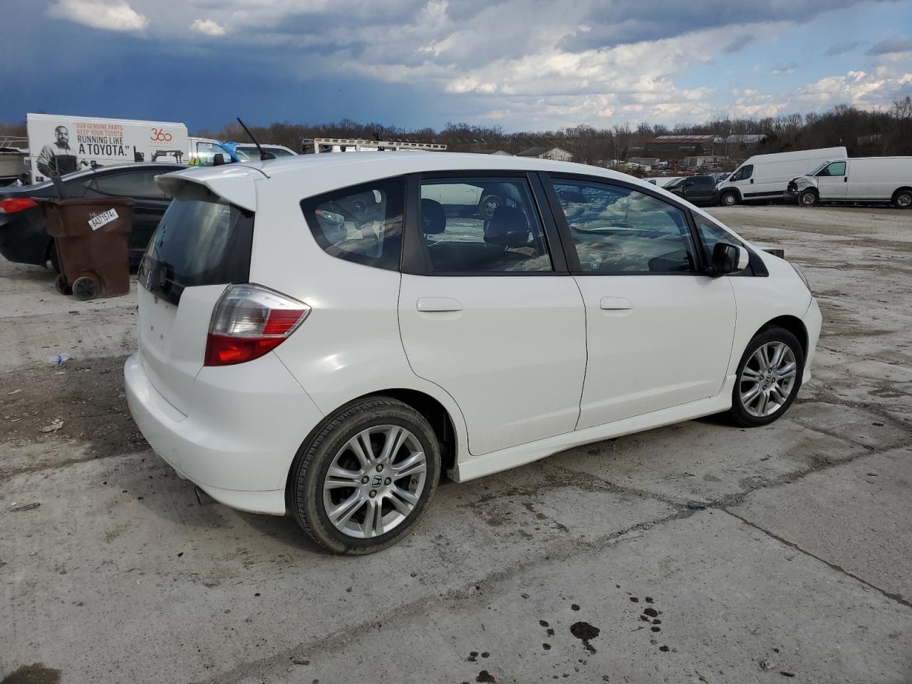 2011 HONDA FIT SPORT - Image 3