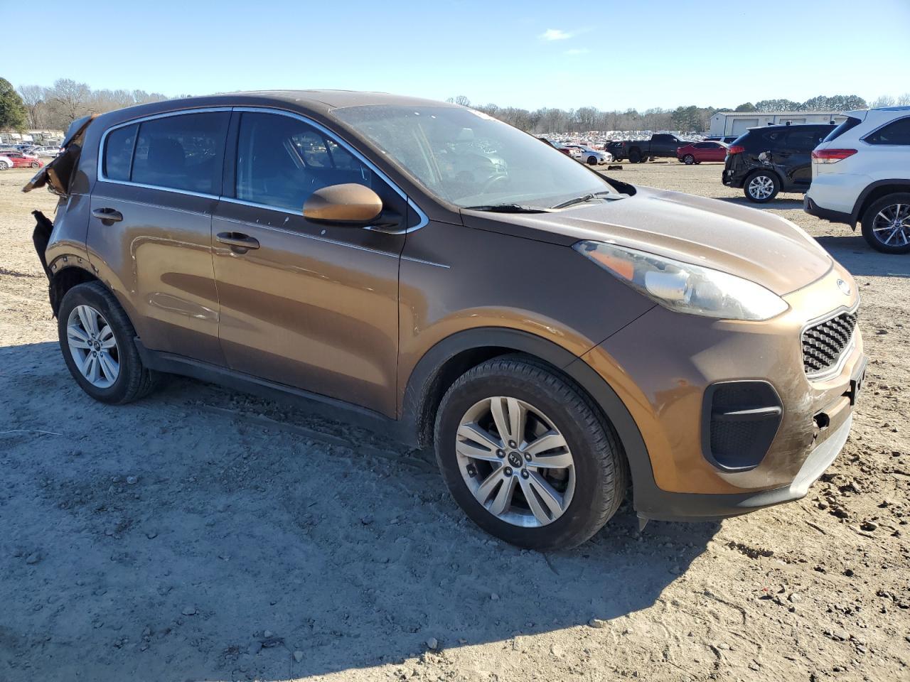 2017 KIA SPORTAGE L - Image 4