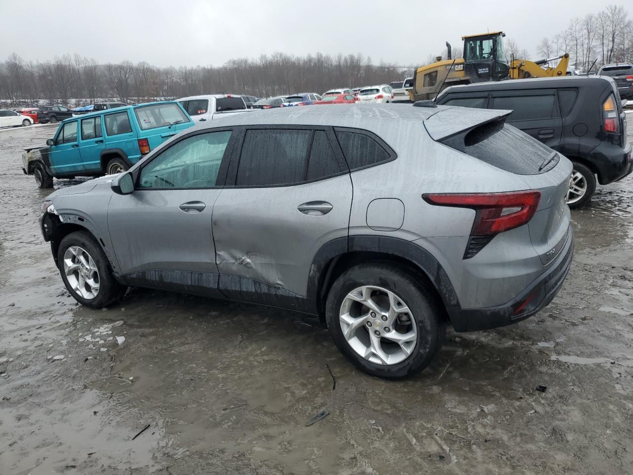2024 CHEVROLET TRAX LS - Image 2