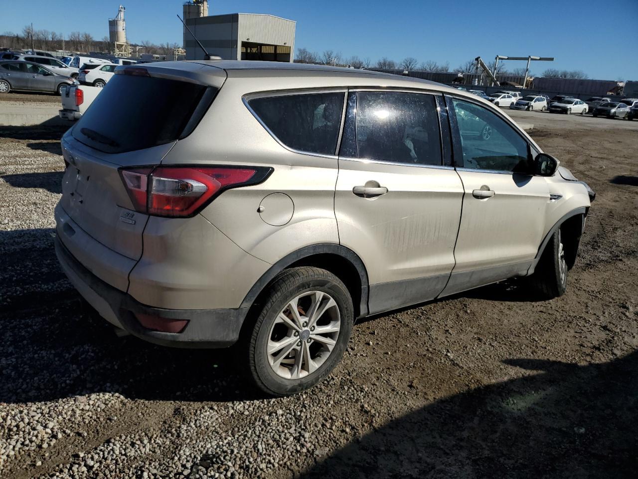 2017 FORD ESCAPE SE - Фото 3