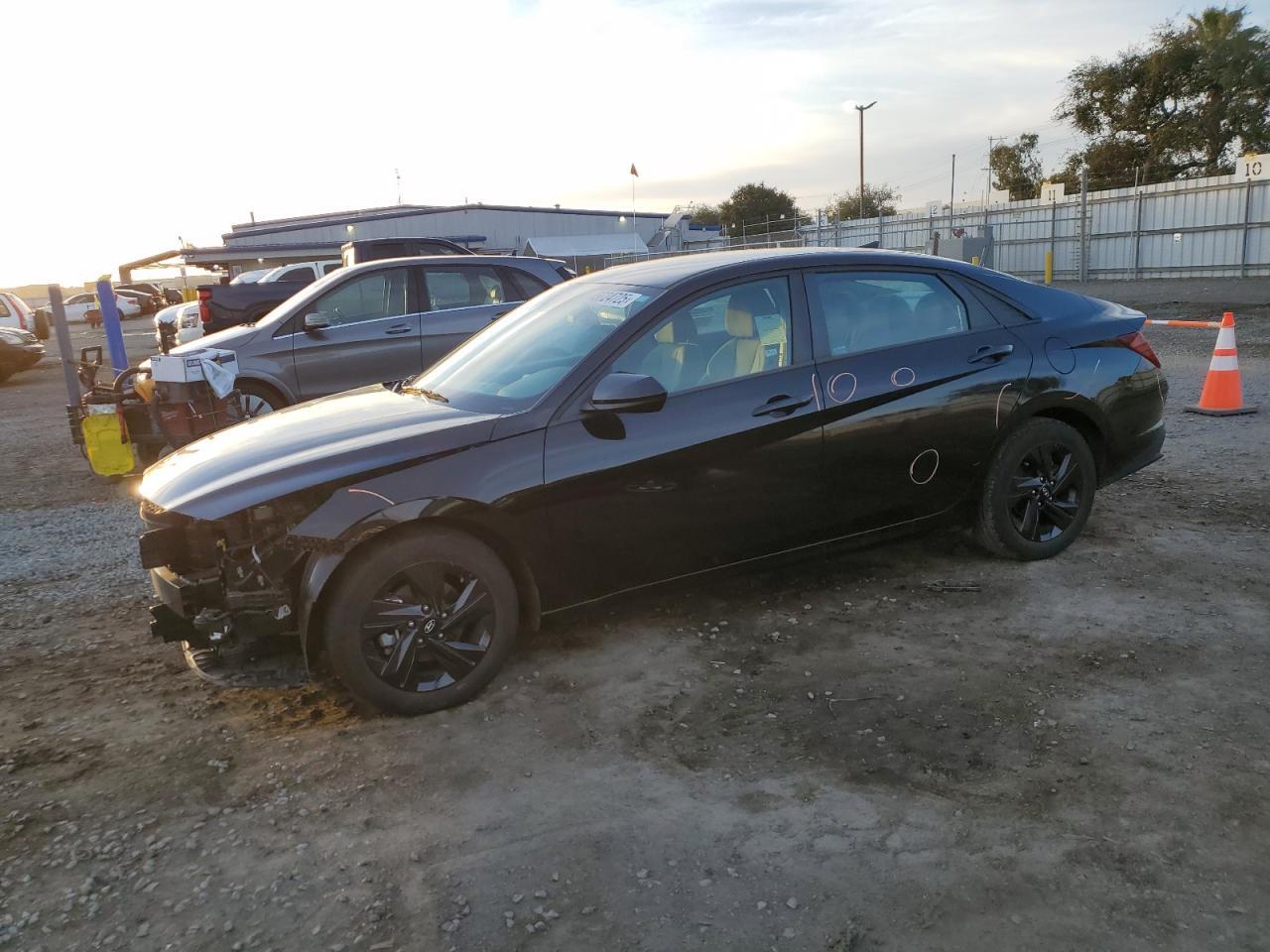 2022 HYUNDAI ELANTRA SE