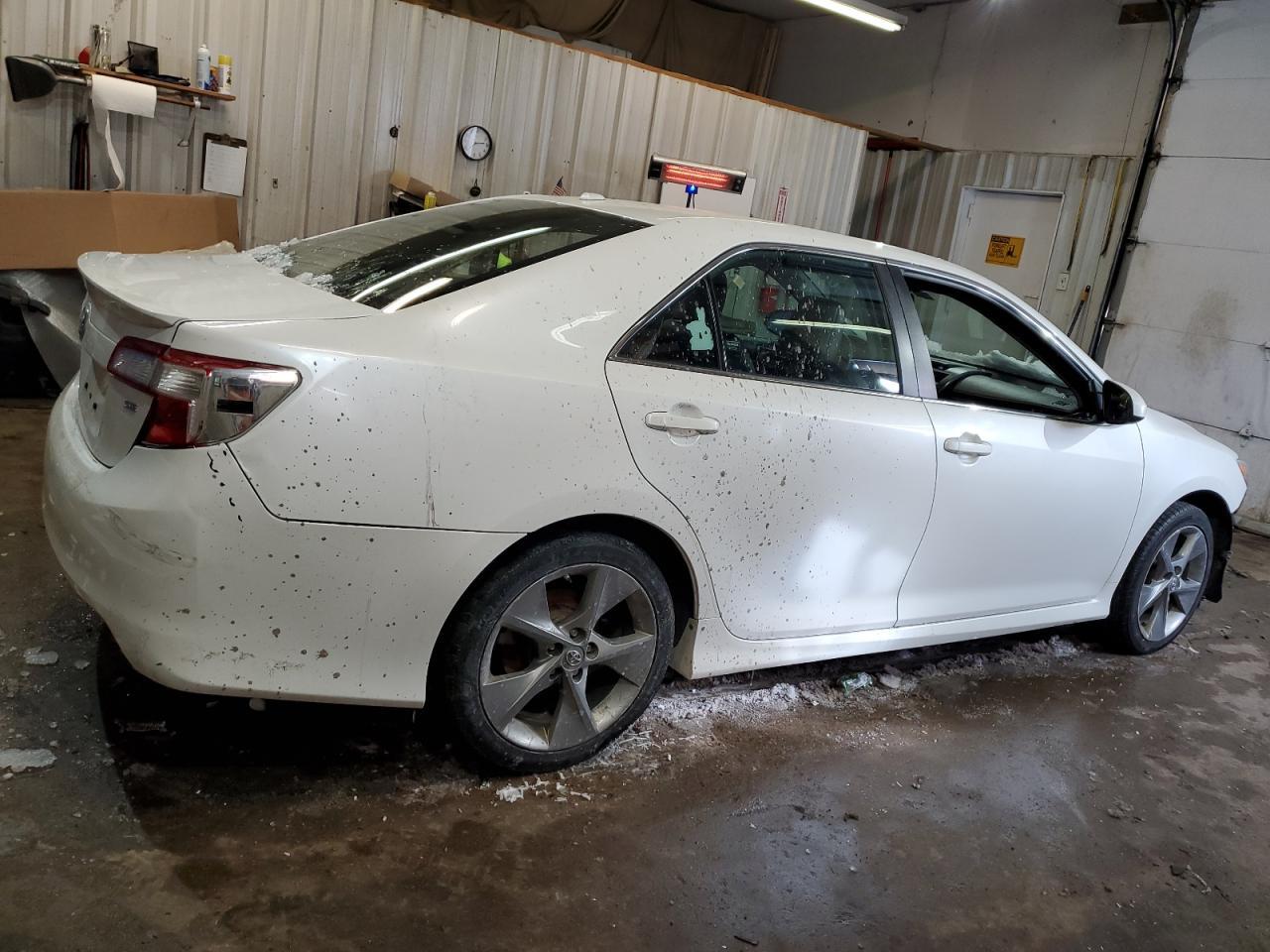2014 TOYOTA CAMRY L - Image 3
