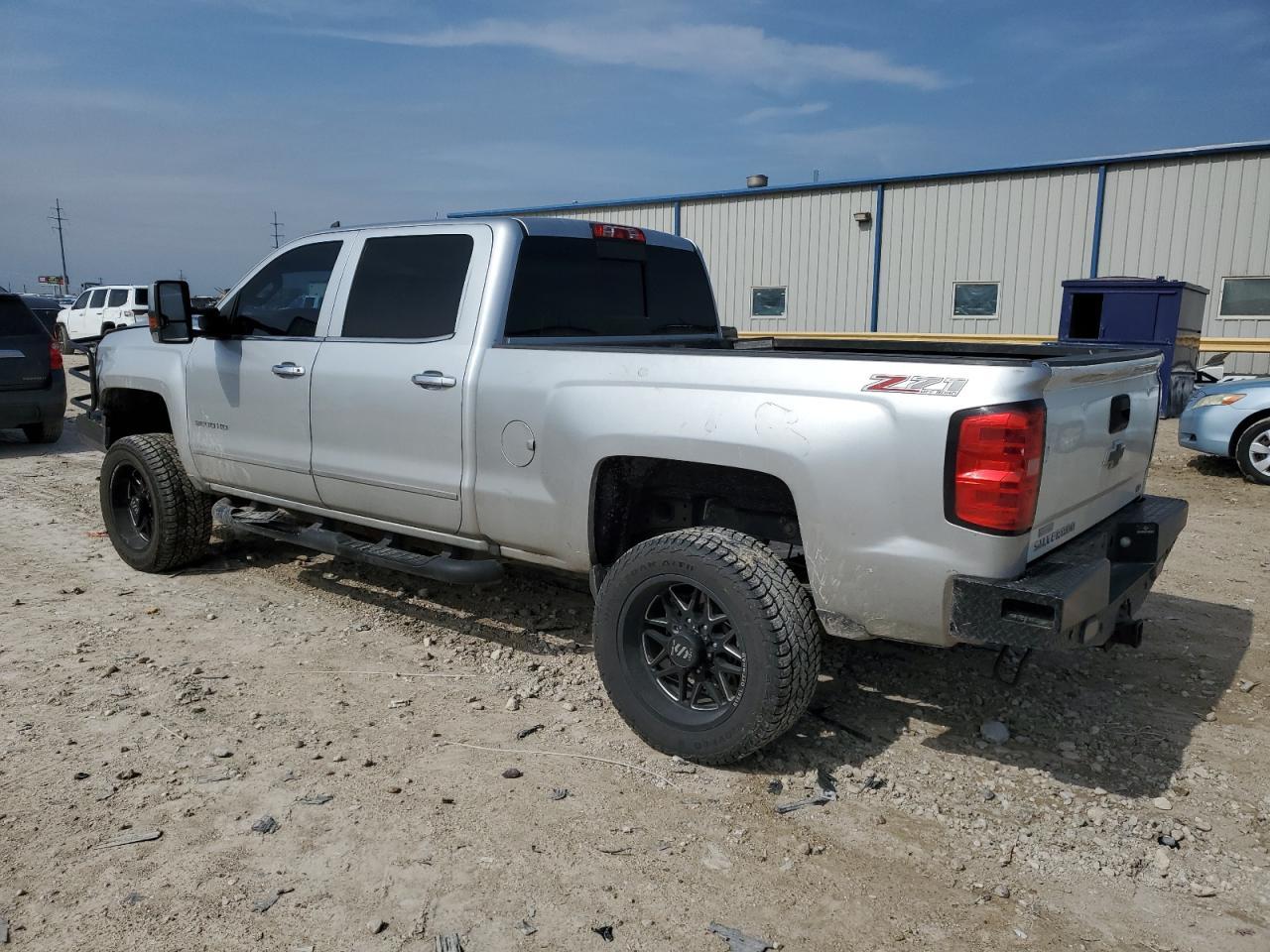 2016 CHEVROLET SILVERADO - Фото 2