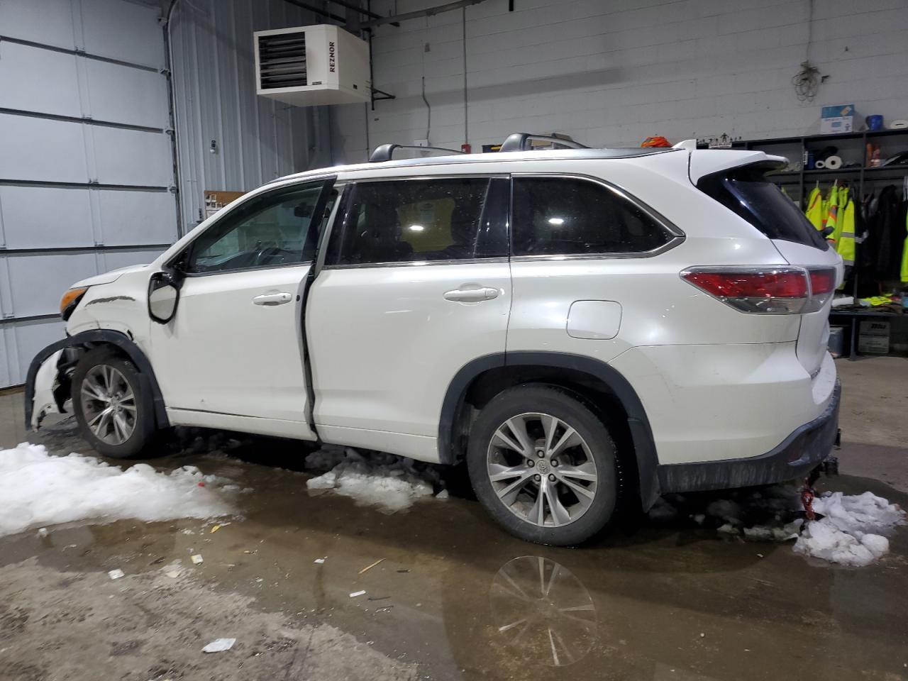 2014 TOYOTA HIGHLANDER - Фото 2