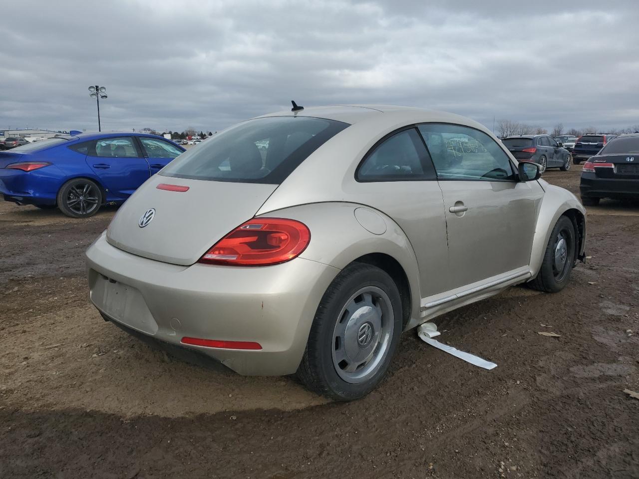 2012 VOLKSWAGEN BEETLE - Image 3