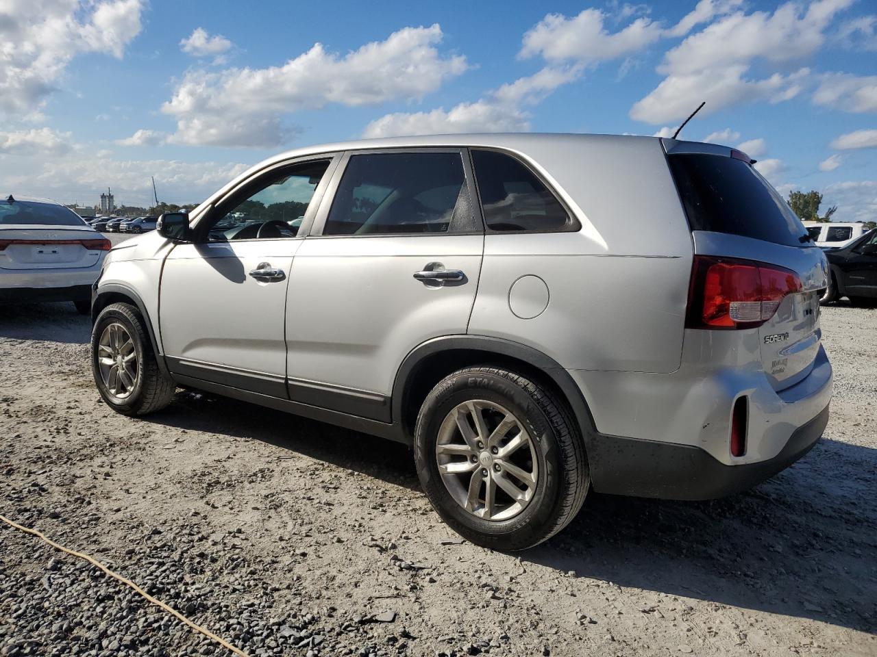 2014 KIA SORENTO LX - Image 2