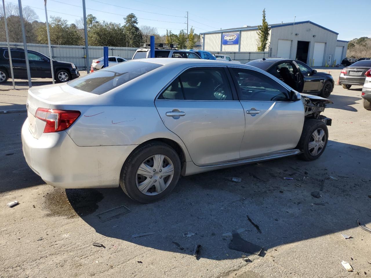 2014 TOYOTA CAMRY L - Фото 3
