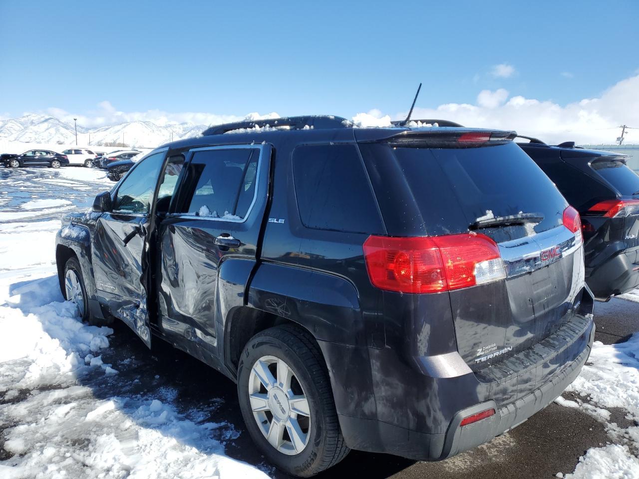2013 GMC TERRAIN SL - Image 2