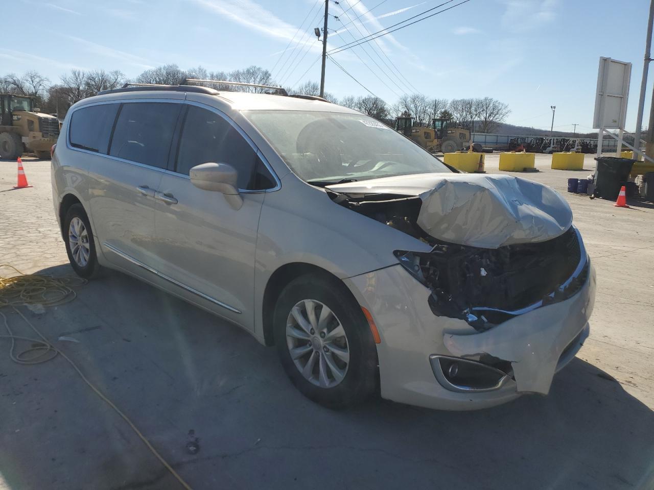 2017 CHRYSLER PACIFICA T - Image 4