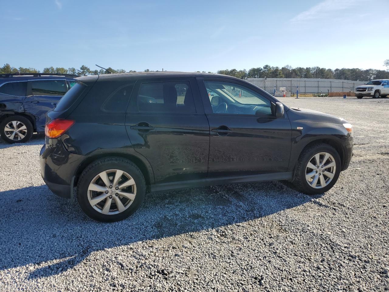 2015 MITSUBISHI OUTLANDER - Фото 3
