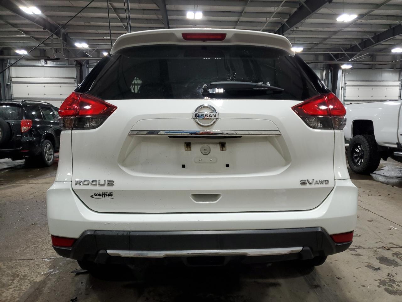 2017 NISSAN ROGUE SV - Фото 6