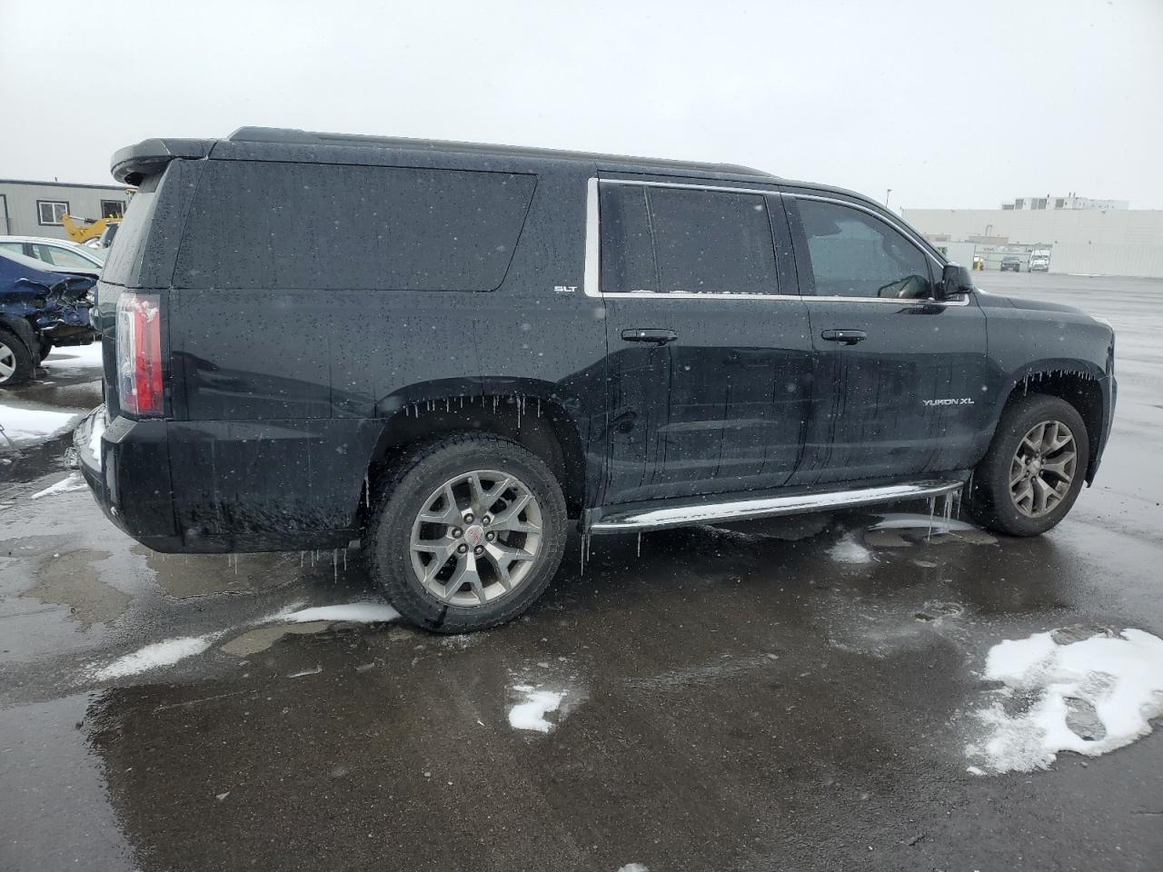 2016 GMC YUKON XL K - Фото 3