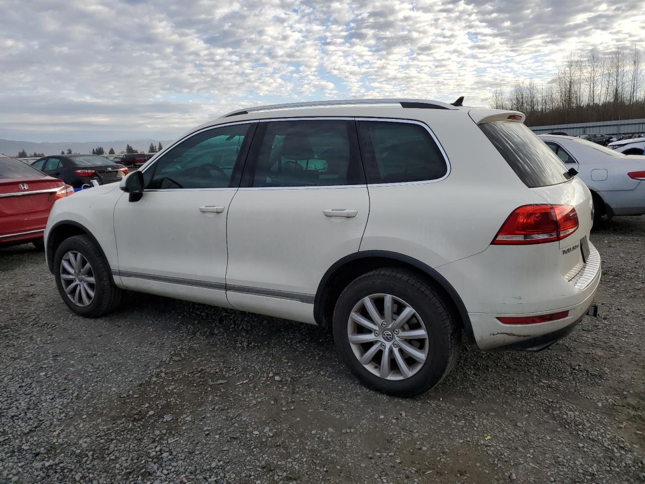 2011 VOLKSWAGEN TOUAREG V6 - Фото 2
