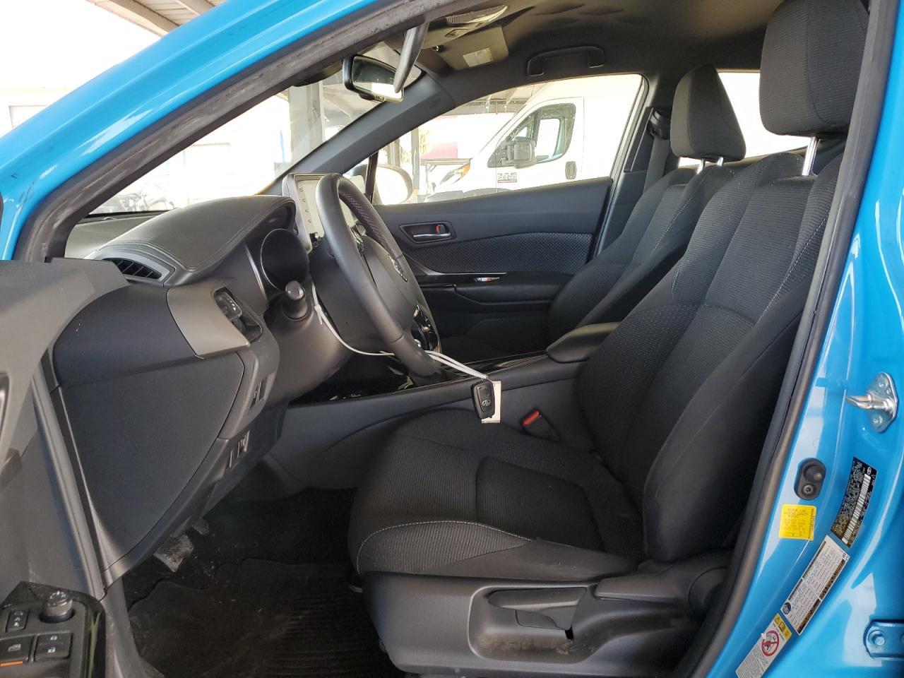 2019 TOYOTA C-HR XLE - Image 7