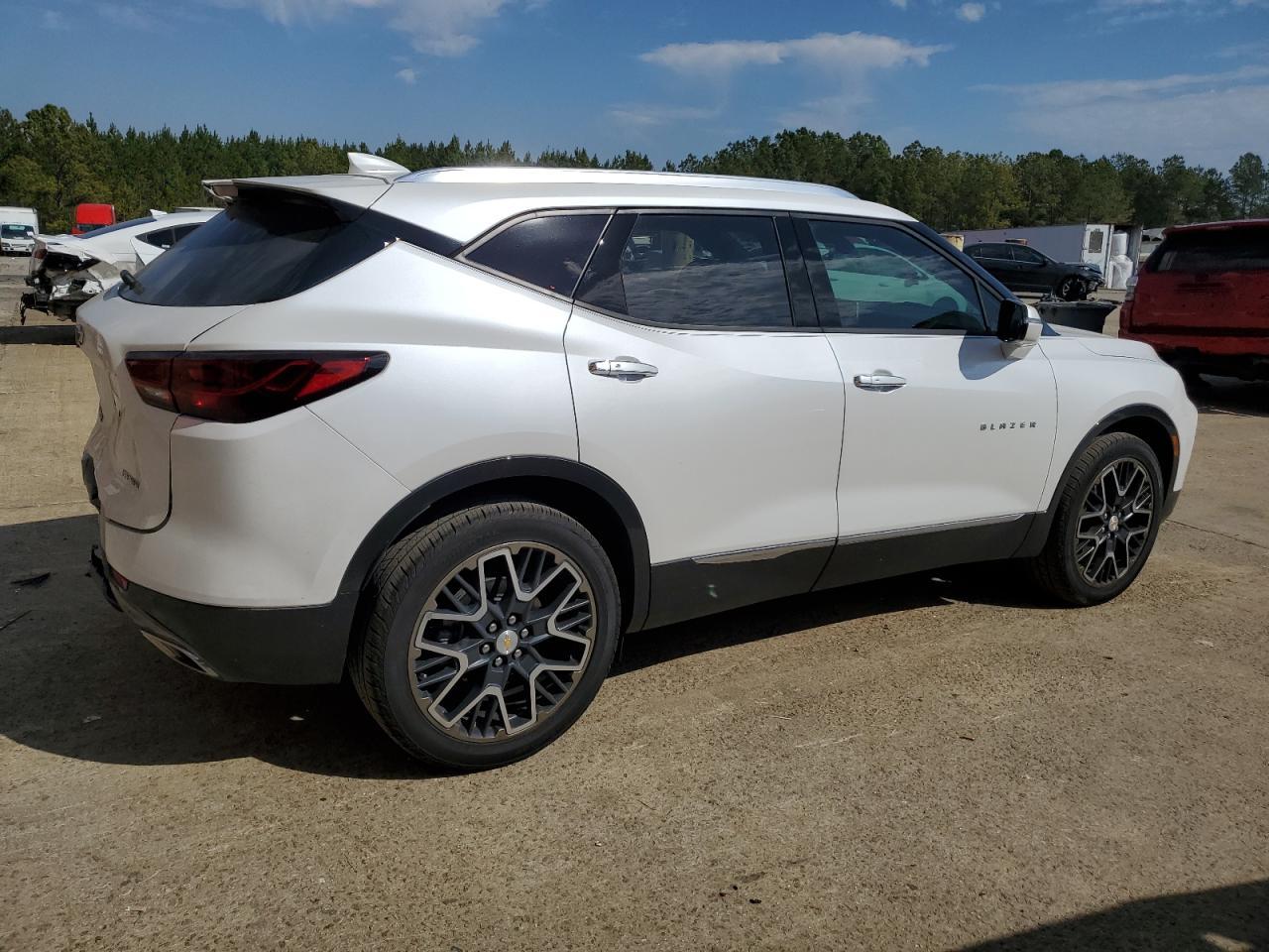 2024 CHEVROLET BLAZER PRE - Image 3