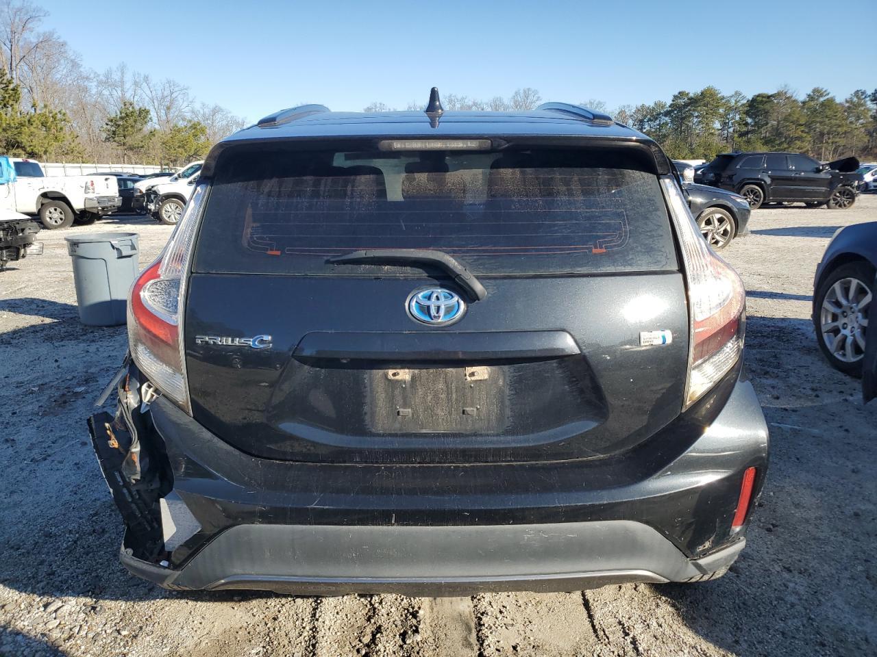 2018 TOYOTA PRIUS C - Image 6