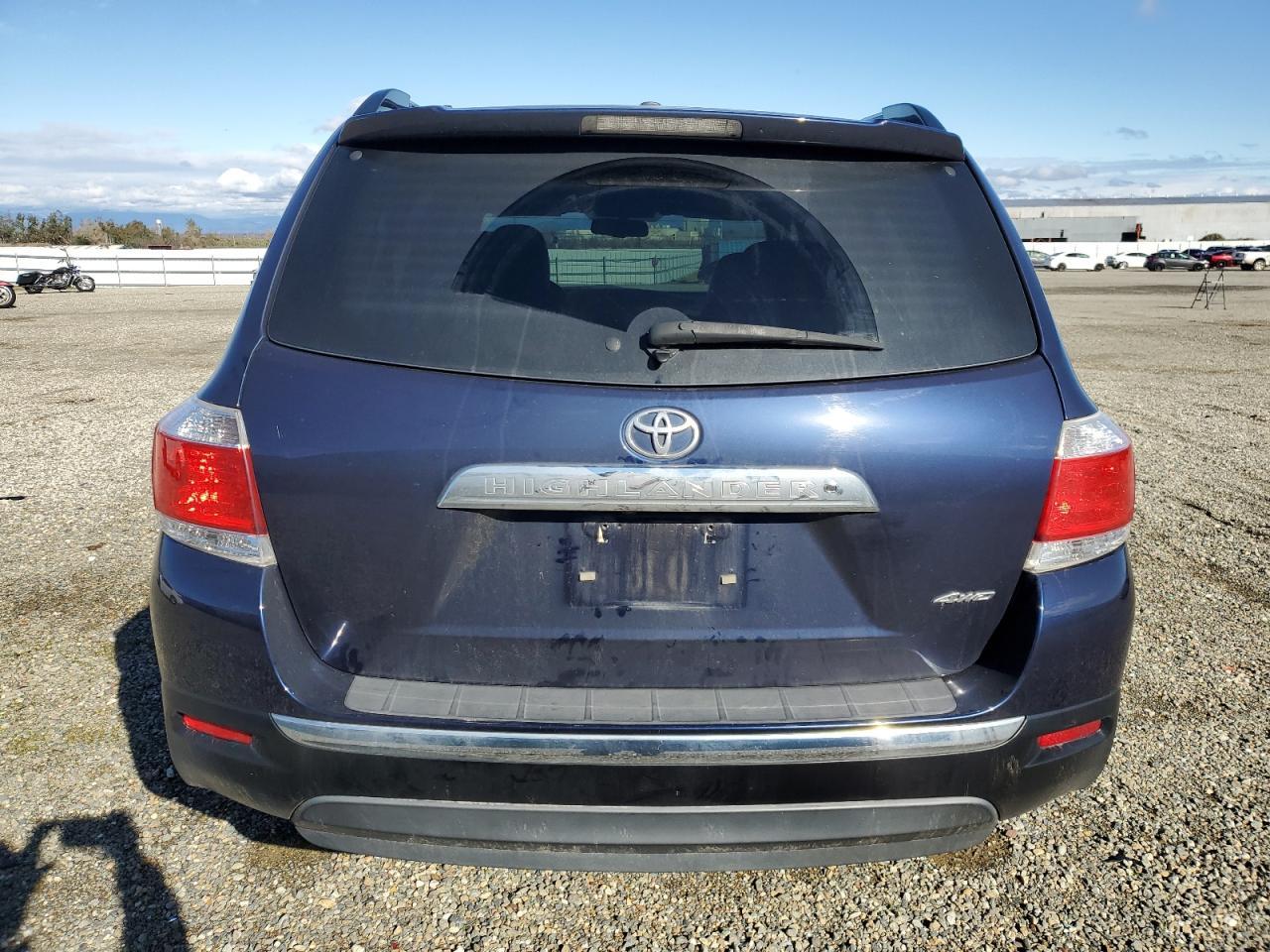 2011 TOYOTA HIGHLANDER - Image 6