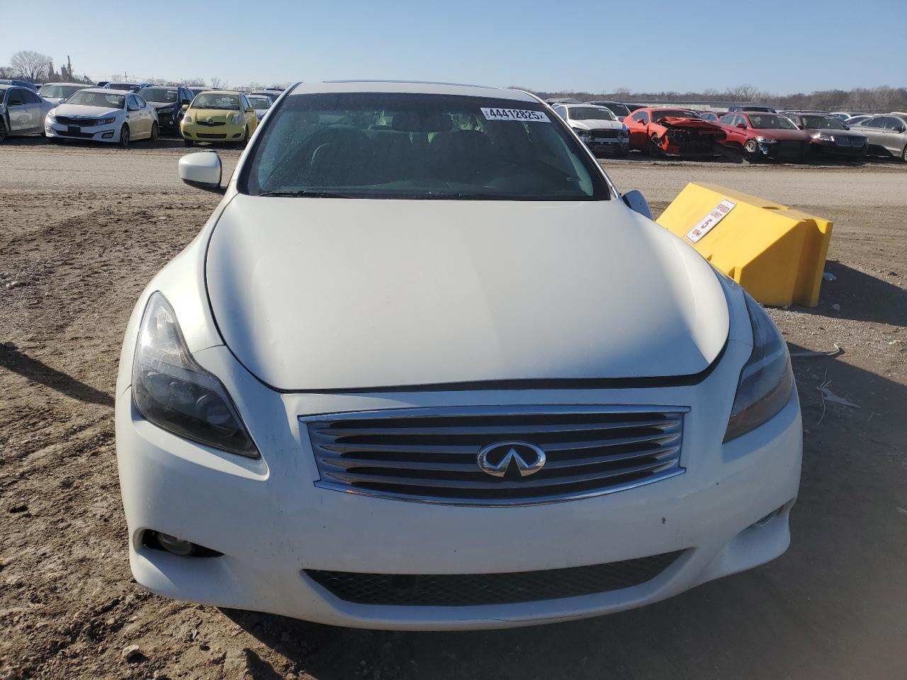 2011 INFINITI G37 - Image 5