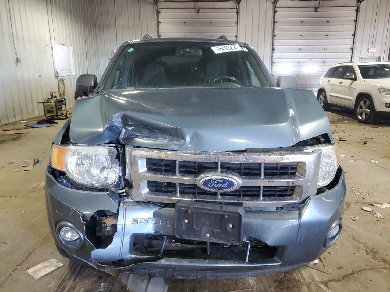 2010 FORD ESCAPE XLT - Фото 5