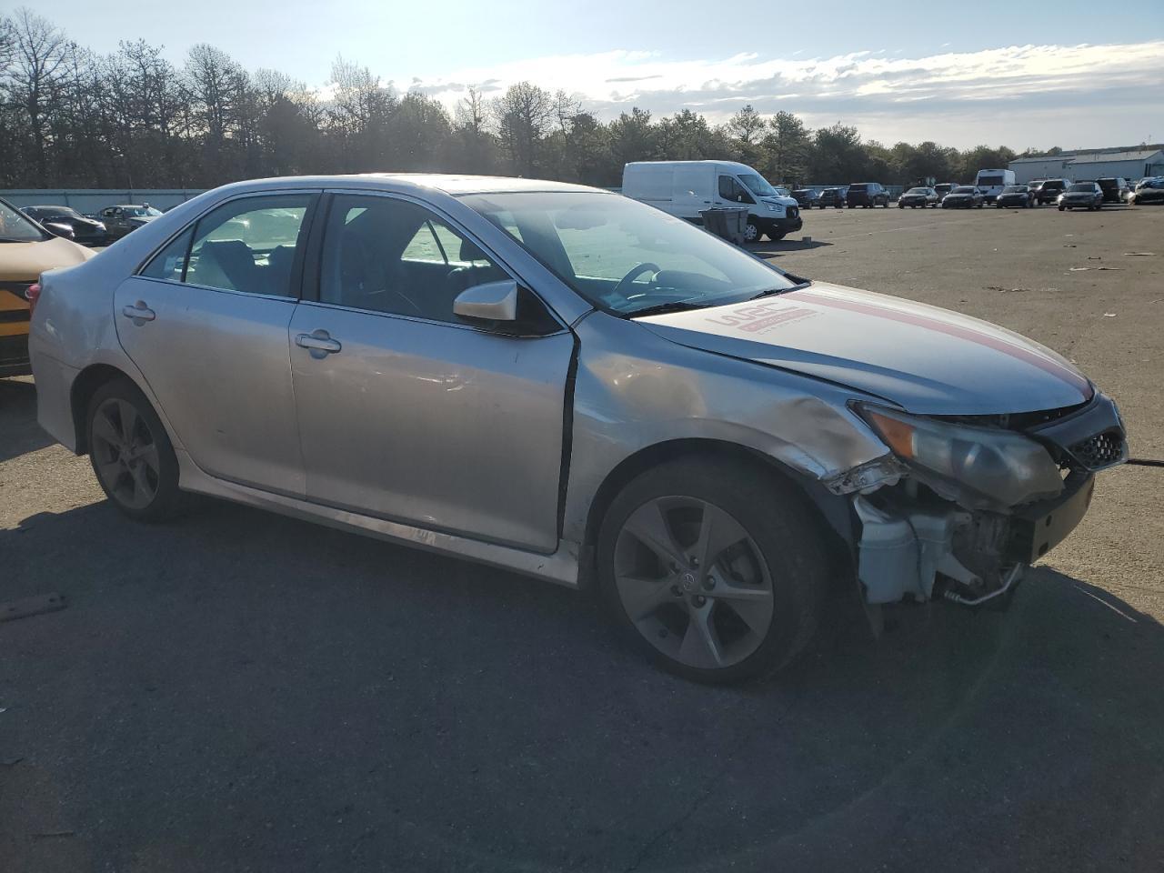 2012 TOYOTA CAMRY SE - Фото 4