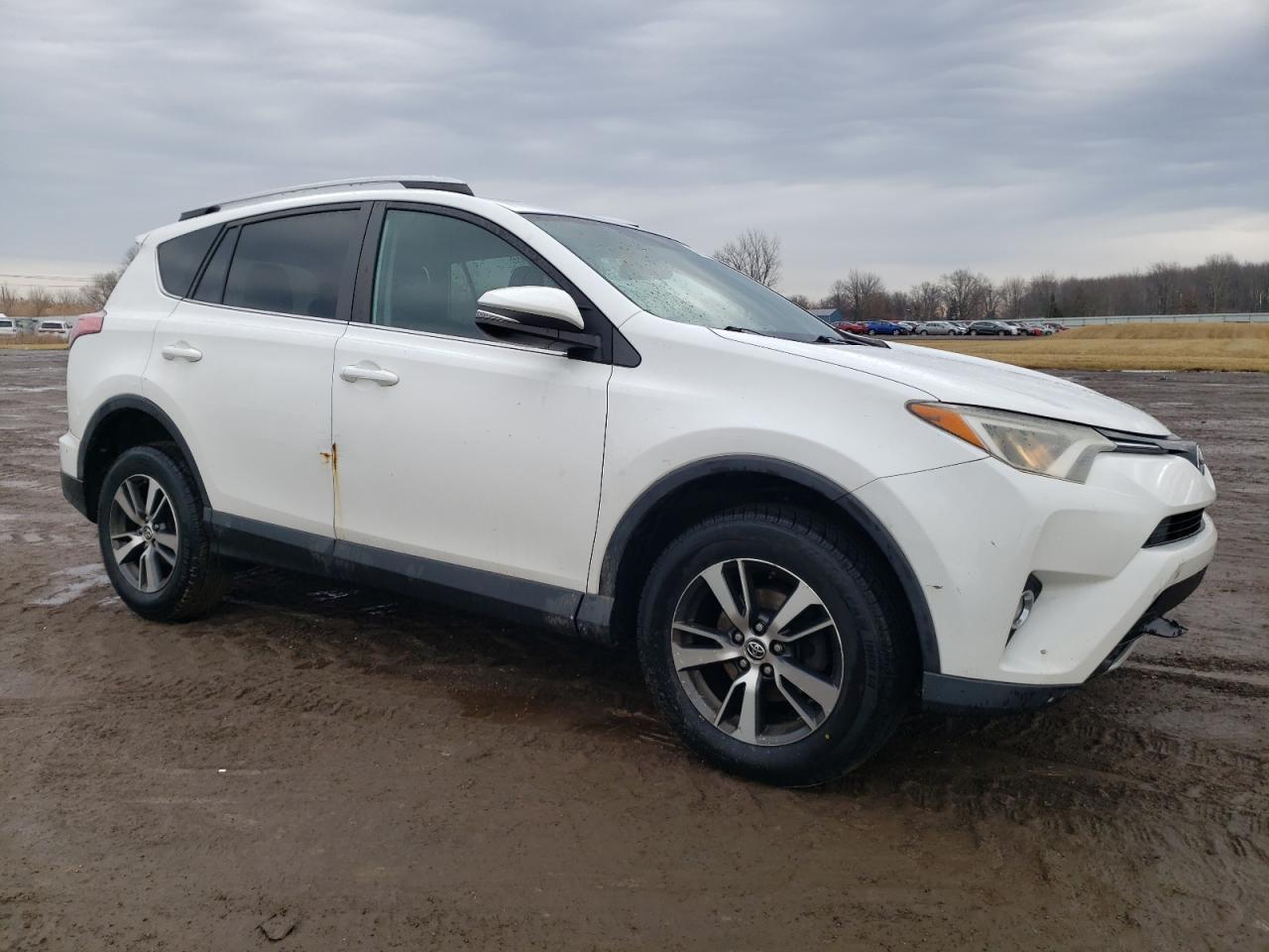 2016 TOYOTA RAV4 XLE - Image 4