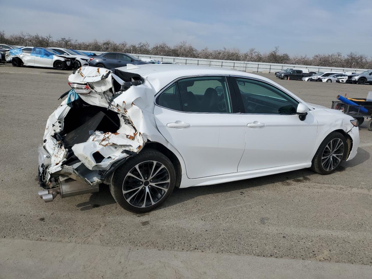 2020 TOYOTA CAMRY SE - Image 3